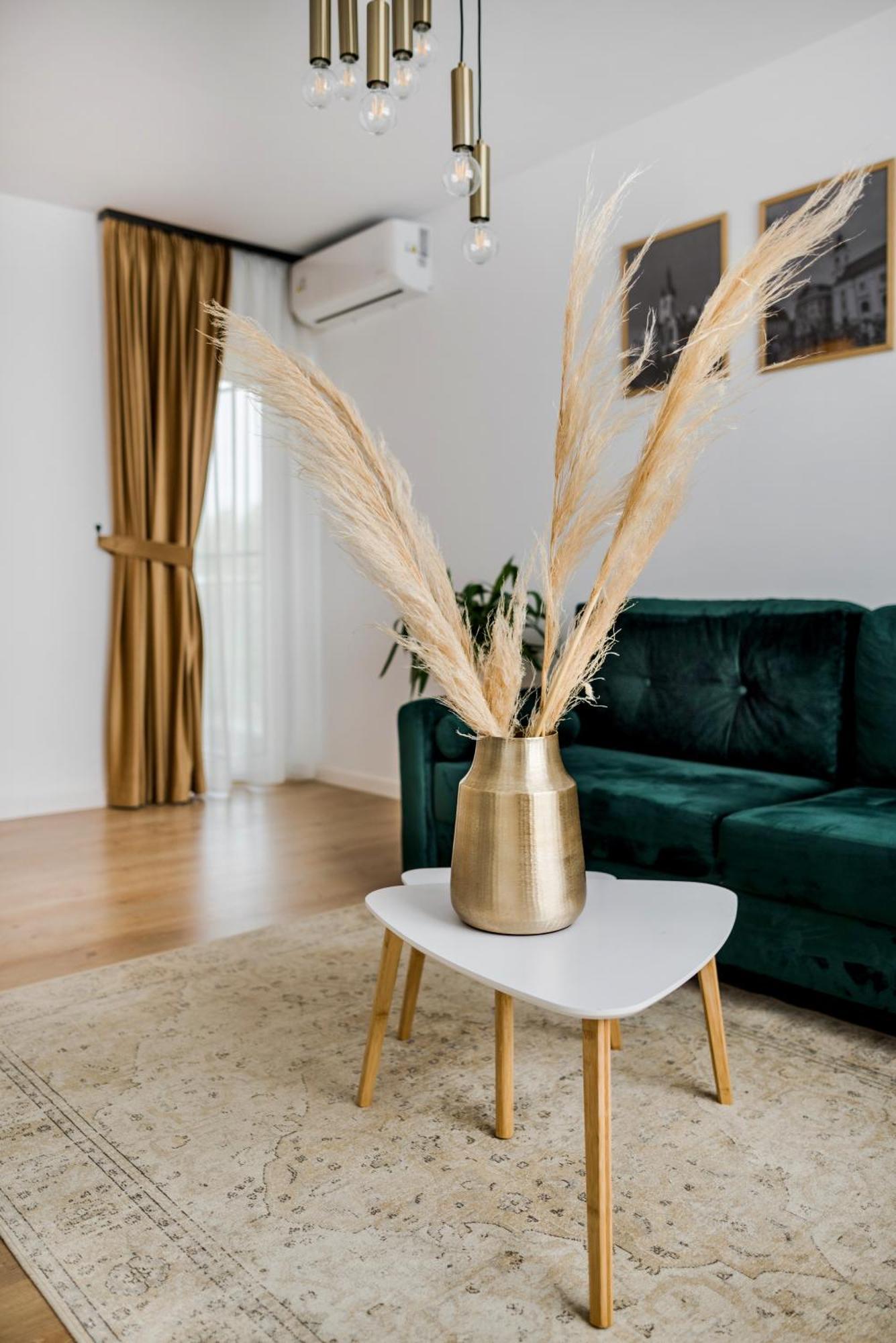 Amazing Mountain View Apartment Сибиу Екстериор снимка